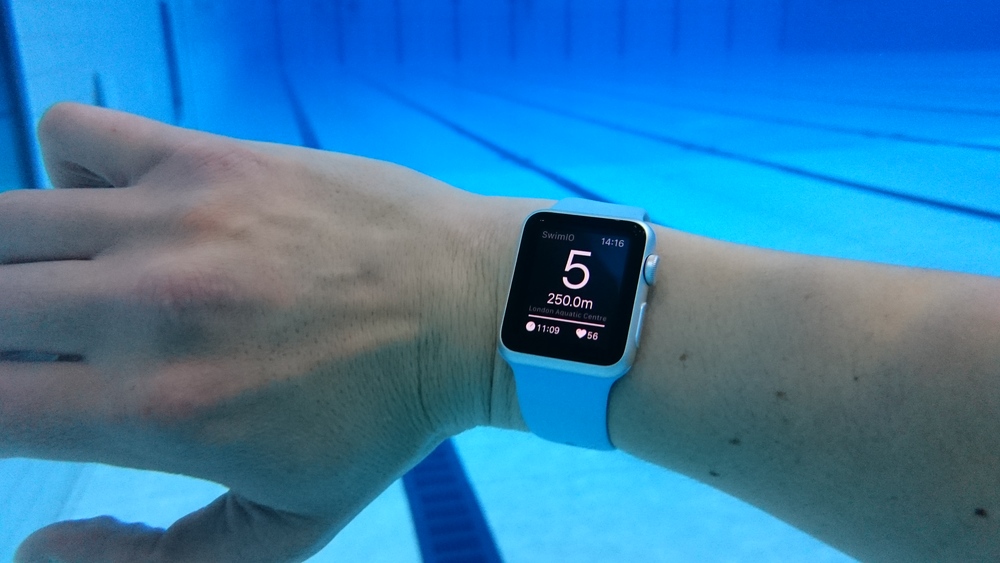 Apple watch sale 4 waterproof test