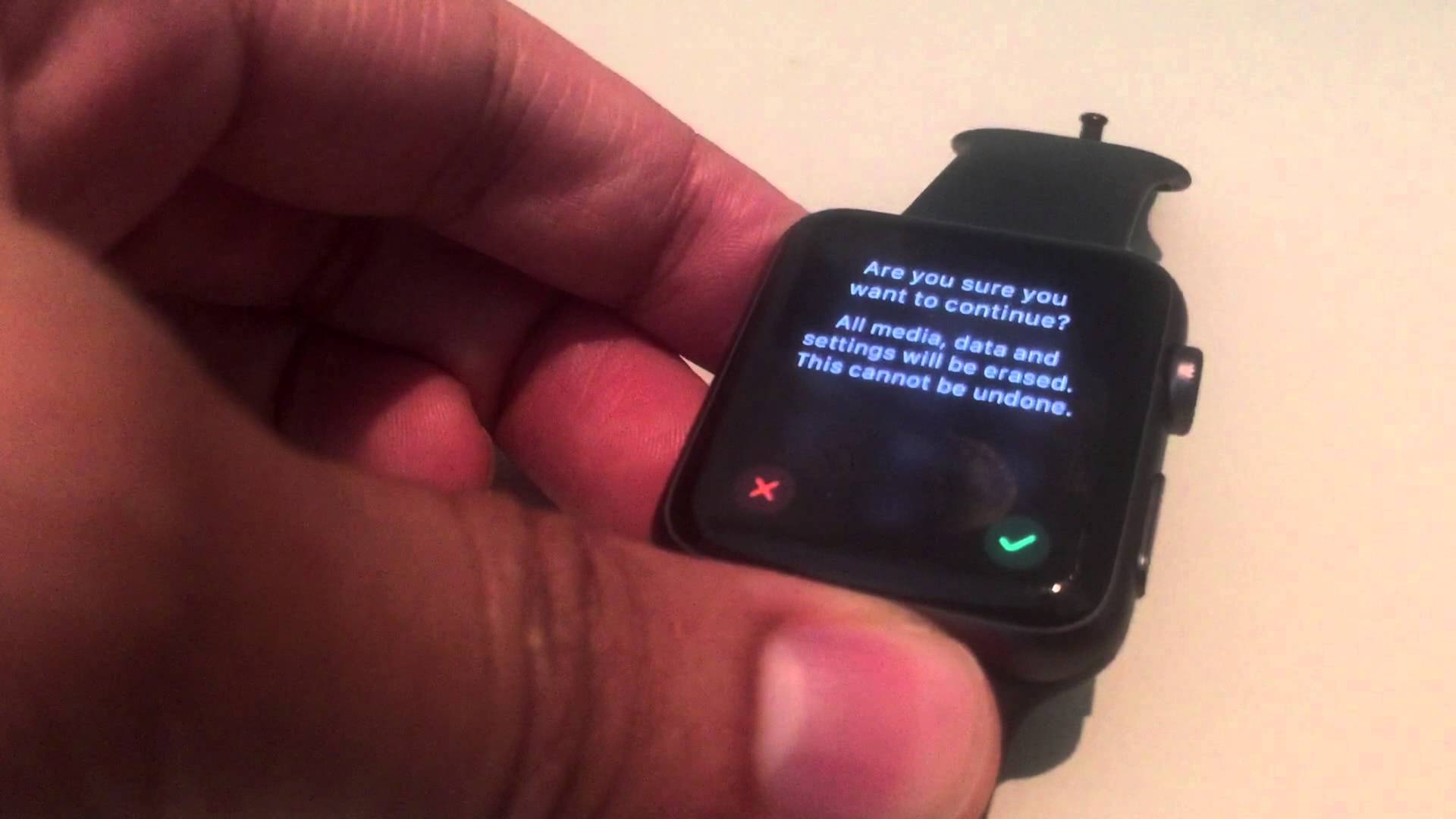 Watch OS 1.0 Lacks Necessary Security Features To Deter Thieves