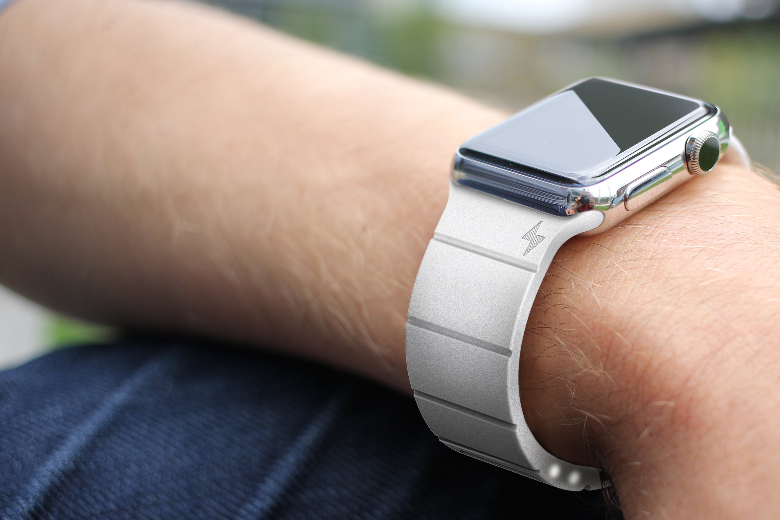 Reserve Strap' Suspends Shipments Due to Apple Watch Accessory Port Policy Change