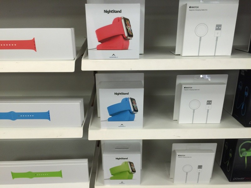 Apple Starts Selling Third-Party Apple Watch Accessories in Retail Stores