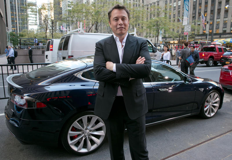 Elon Musk Brushes Off Apple Car Rumors, Laughs at Apple Watch