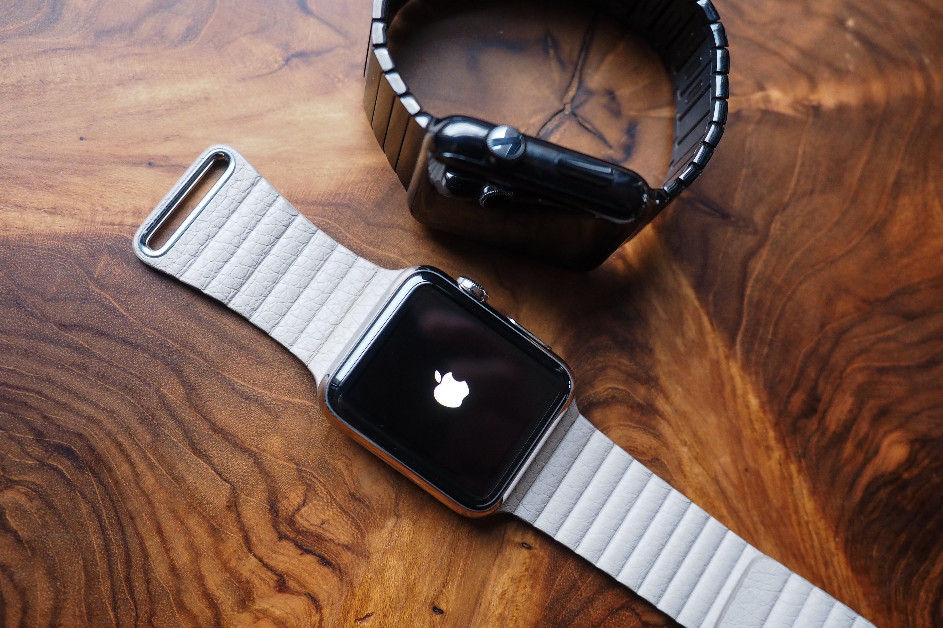 Why A Die-Hard Mechanical Watch Lover Can't Get The Apple Watch Off His Wrist